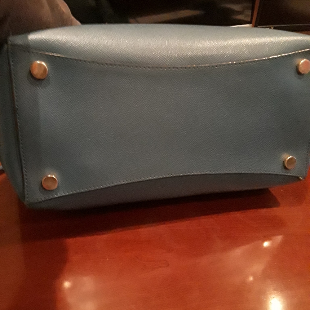 Michael Kors East West Voyager Tote Bag - Picture 8 of 16